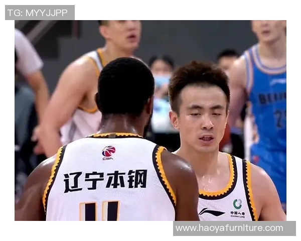 成都篮球队以51分领跑大师赛积分榜展现强劲实力和团队合作精神