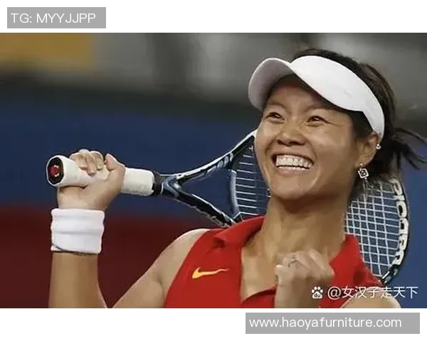 日本足球宝贝轻解罗衫展现青春活力与运动魅力的完美结合